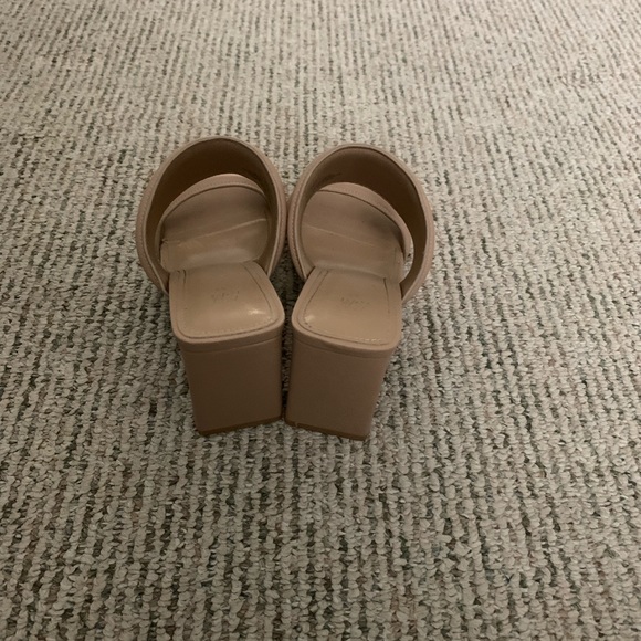 Nude H&M sandals - Picture 3 of 3
